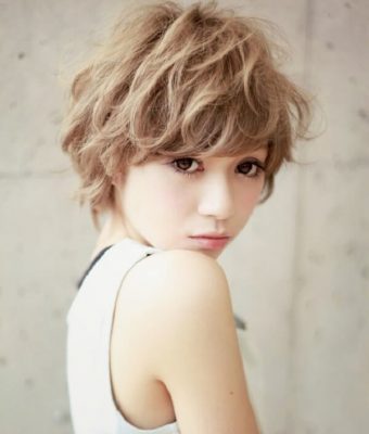Màu nhuộmKiểu tóc tomboy cho nữ tóc xoăn vàng nâu Hàn Quốc